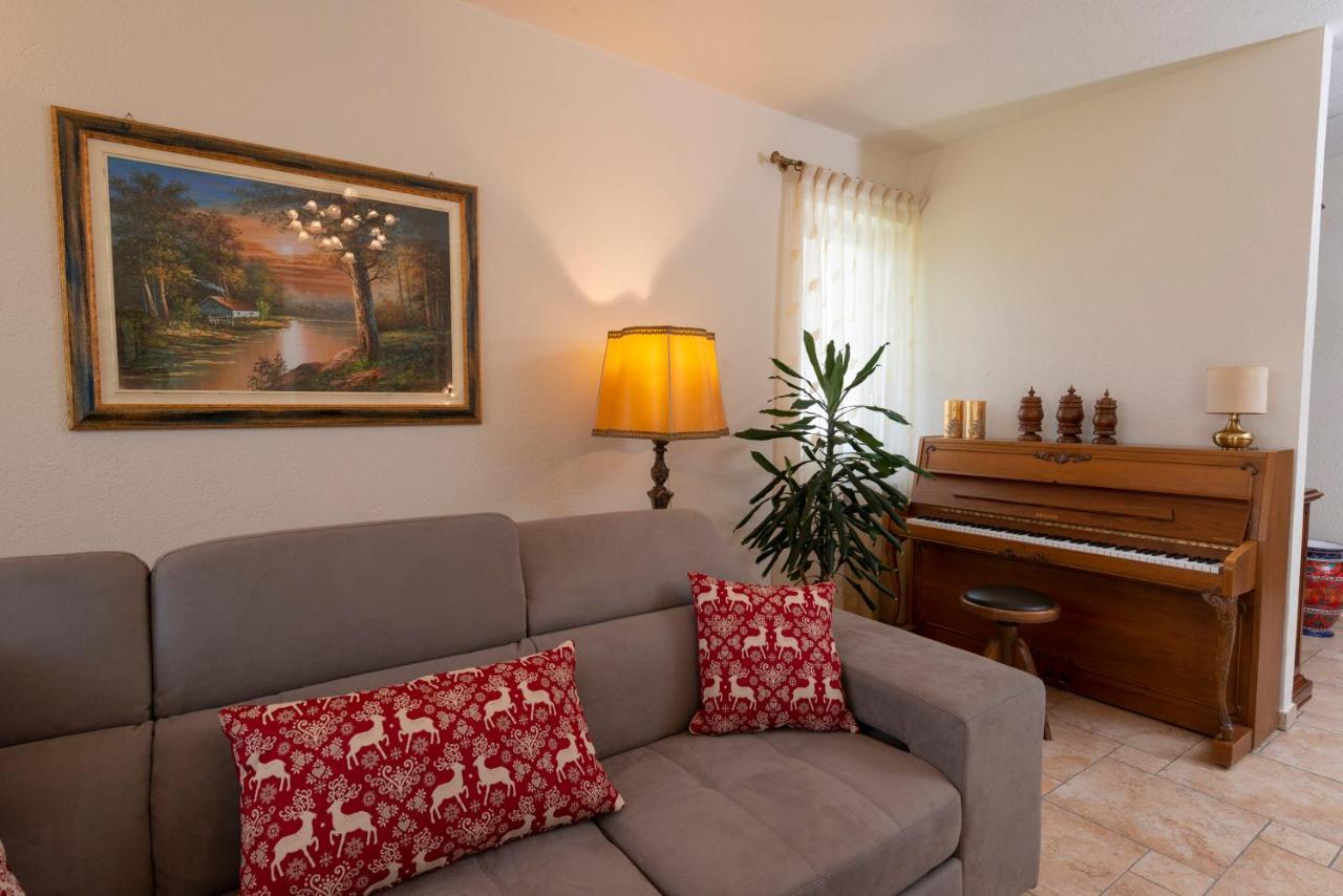 Villa Mara - Aosta - 200 Mq - Wifi - Jacuzzi - Parcheggio - Giardino Exterior photo