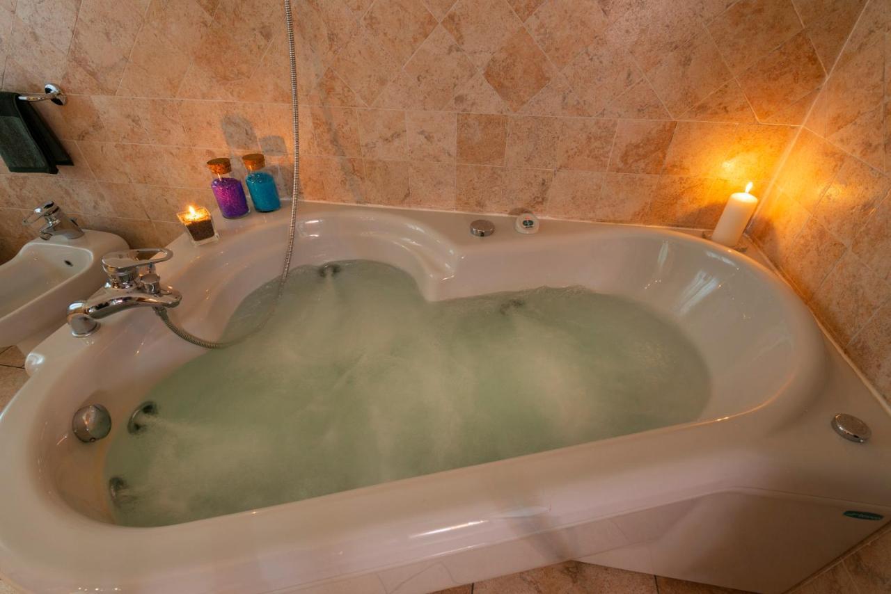 Villa Mara - Aosta - 200 Mq - Wifi - Jacuzzi - Parcheggio - Giardino Exterior photo