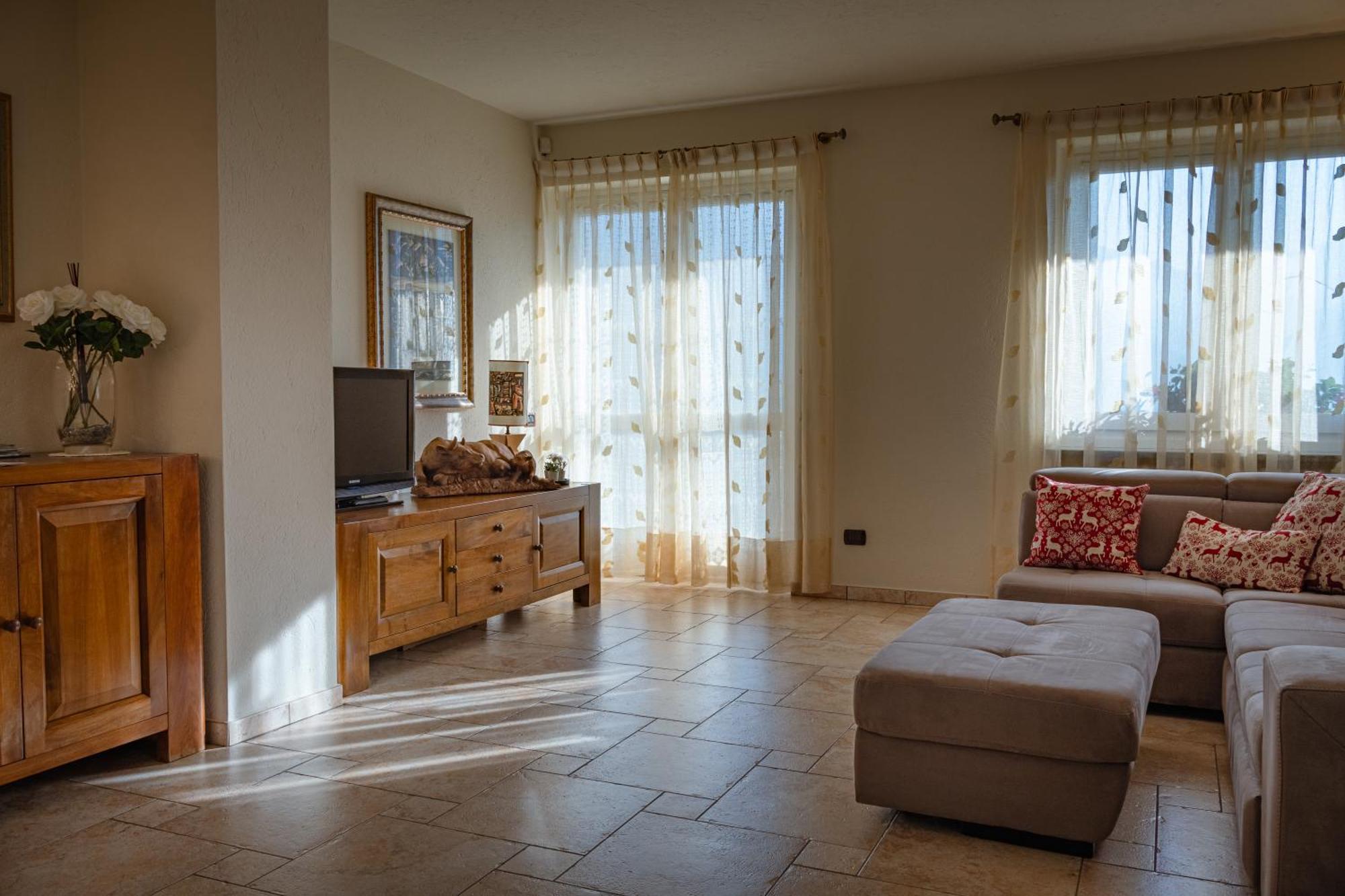 Villa Mara - Aosta - 200 Mq - Wifi - Jacuzzi - Parcheggio - Giardino Exterior photo