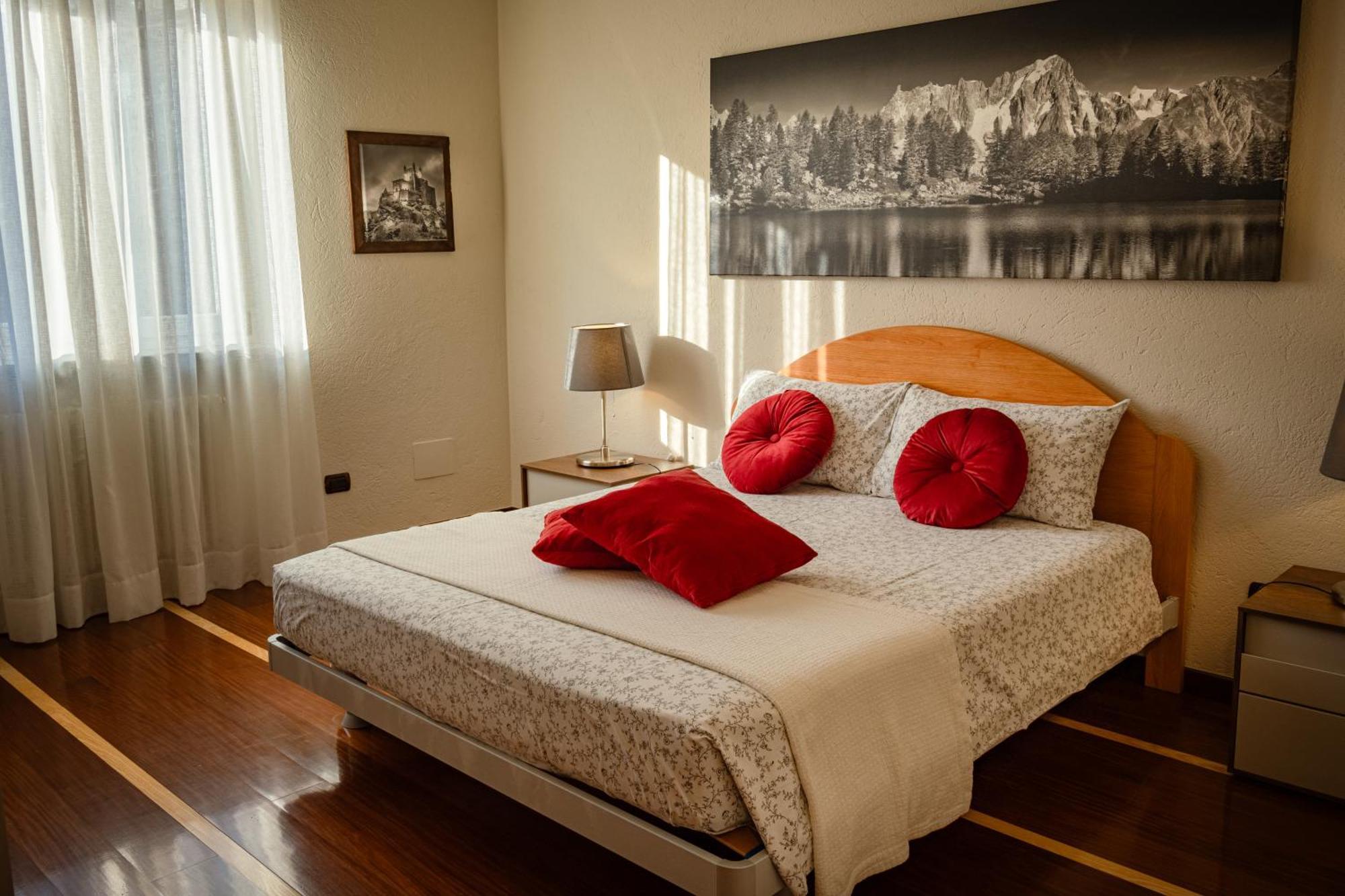 Villa Mara - Aosta - 200 Mq - Wifi - Jacuzzi - Parcheggio - Giardino Exterior photo
